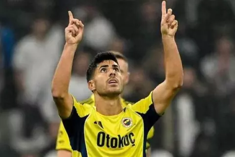 "اسألو إنريكي".. أسينسيو يكشف كواليس رحيله عن باريس سان جيرمان